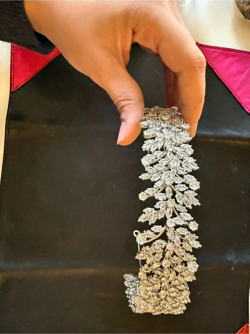 Crystal Floral hair jewellery in Silver Like New